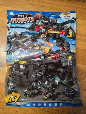SWAT Truck Building Set (LEGO-Compatible)